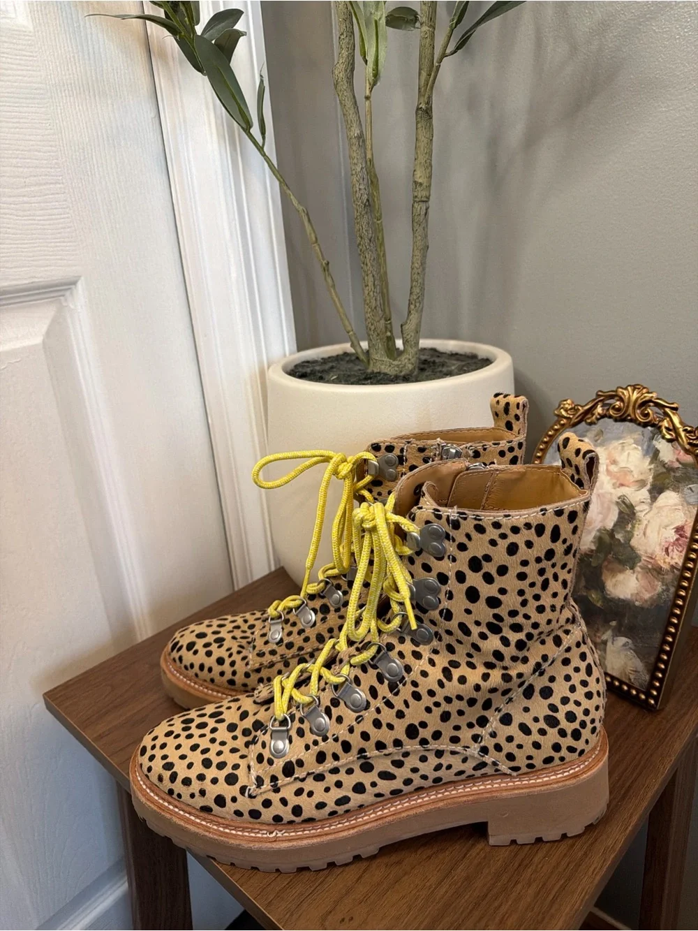 Dolce Vita Cheetah Print Combat Boots Size 9.5 Bohemian Festival - Picture 2 of 9